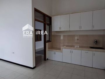 RUMAH DISEWAKAN DI SOLO DEKAT PASAR GEDE