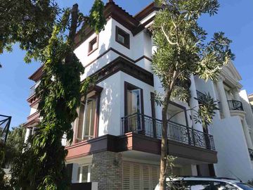 Murah Dijual Rumah 3 Lantai Wisata Bukit Mas Surabaya Wiyung Split Level