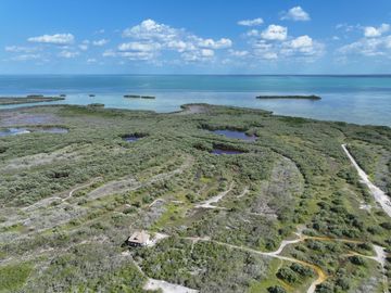 Terreno en Holbox Escriturado $480,000, a 400m del Mar