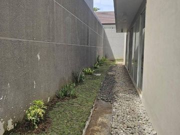 RUMAH GRAHA NATURA Hadap Selatan ADA 5 AC + Water Heater
