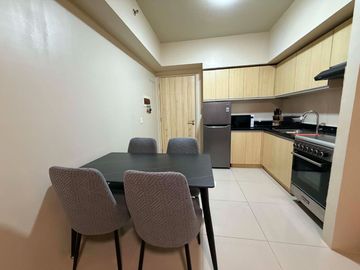 FOR RENT 2 Bedroom + Maid's Room, Optional Parking, 55.69 SQM, The Montane BGC, 65,000/Month