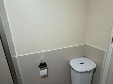 FOR RENT 2 Bedroom + Maid's Room, Optional Parking, 55.69 SQM, The Montane BGC, 65,000/Month