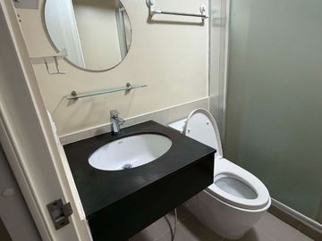 FOR RENT 2 Bedroom + Maid's Room, Optional Parking, 55.69 SQM, The Montane BGC, 65,000/Month