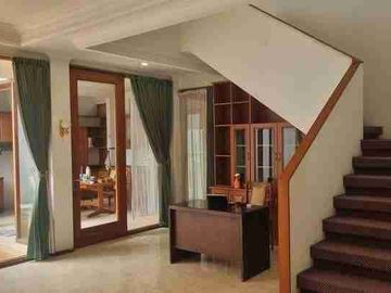 Rumah Luas Setraduta Dekat Sarijadi, Pasteur Bandung