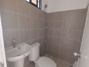 For Sale! North Fairview Brandnew 2 Storey Townhouse with 3BR 5.350M -AJCF