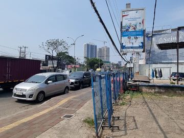 DISEWAKAN RUKO GANDENG Jl. RAYA SERPONG KM 8