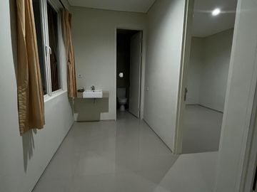 Dijual/Disewakan Rumah Northwest Park Jalan Utama Cluster