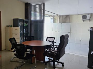 Gedung Komersial Pondok Aren Tangerang | Parkir 40 Mobil | Semi Furnished