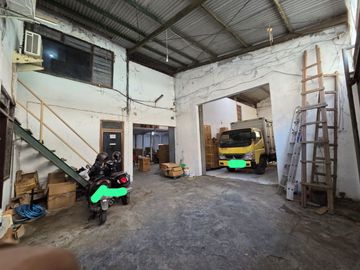 Gudang Komersial Kenjeran, Akses Mudah Truk Kontainer