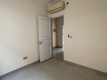Dijual Rumah Siap Huni di Cluster Europe Green Lake City