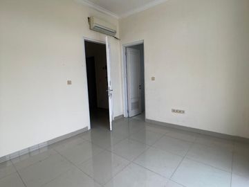 Dijual Rumah Siap Huni di Cluster Europe Green Lake City