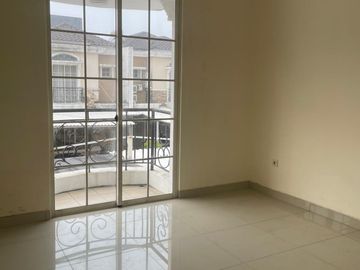 Dijual Rumah Siap Huni di Cluster Europe Green Lake City