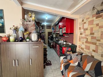 Rumah ini terletak di Jalan Caman Raya Utara Jakasampurna Bekasi