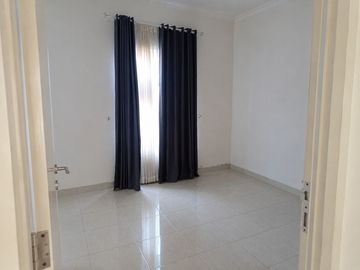 Rumah 2LT Over Kredit GDC New Anggrek 2 Depok sisa 9 Thn lg dkt Stasiun