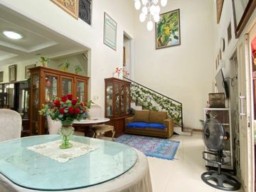 Rumah Bagus  2 Lantai di Pondok Cabe, Tangerang Selatan