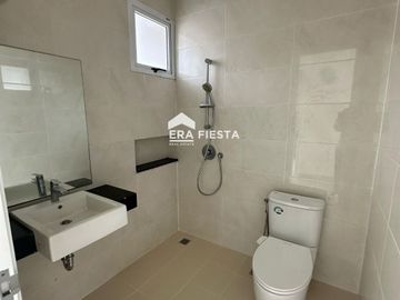 Dijual Cepat Australia, Green Lake City 8X15 Baru Renovasi Rasa Rumah Baru