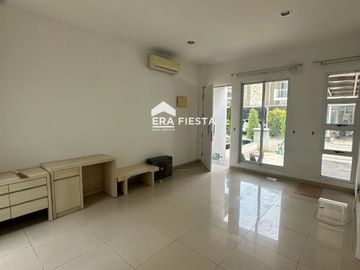Dijual Cepat Australia, Green Lake City 8X15 Baru Renovasi Rasa Rumah Baru