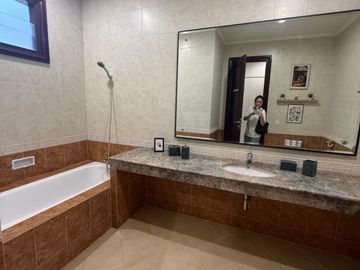 Full Renov & Interior Baru Mewah Rumah Graha Famili Blok Favorit