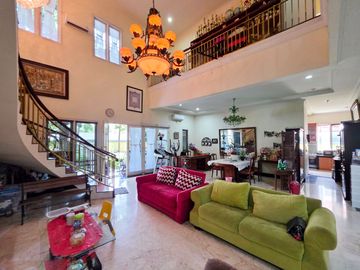 Rumah Area Permata Hijau dengan Taman yang Asri
