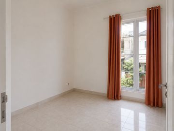 Rumah 2LT OVER KREDIT GDC New Anggrek 2 sisa 9 Thn lg dkt Stasiun
