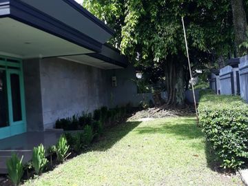 rumah murah cocok untuk tempat tinggal, kantor, lokasi dkt braga, alun alun kota bandung, di sayap sunda, riau, bandung tengah