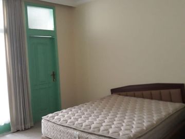 rumah murah cocok untuk tempat tinggal, kantor, lokasi dkt braga, alun alun kota bandung, di sayap sunda, riau, bandung tengah
