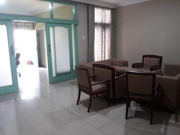 rumah murah cocok untuk tempat tinggal, kantor, lokasi dkt braga, alun alun kota bandung, di sayap sunda, riau, bandung tengah