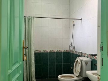 rumah murah cocok untuk tempat tinggal, kantor, lokasi dkt braga, alun alun kota bandung, di sayap sunda, riau, bandung tengah