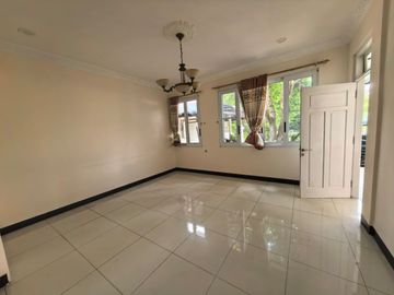 Dijual Rumah 2 Lantai Hadap Timur SHM Di PHG Saphire Gading Serpong