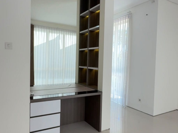 Rumah Royal Residence Surabaya Barat Siap Huni, One Gate System, Lingkungan Bagus