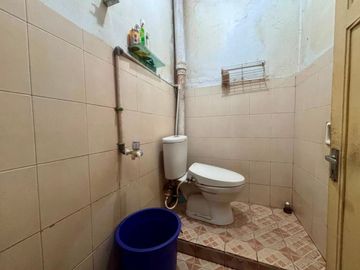 RUMAH 2 LANTAI DI TEBET TIMUR, COCOK UNTUK HUNIAN SEKALIGUS INVESTASI !