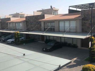 Casa en renta en residencial cerca de Av Lerma