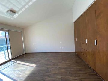 Casa en renta en residencial cerca de Av Lerma