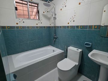 PREMIUM CORNER HOUSE & LOT FOR SALE (with private Hot Tub & Sauna)