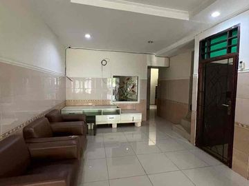 Disewakan Rumah 2 lantai
Taman Palem Lestari Blok C - Jakarta Barat