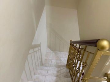 Dijual rumah 2lantai bebas banjir di Citra garden 2ext