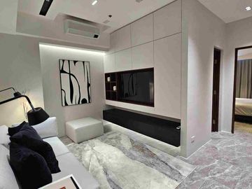 Newly Renovated 2 Bedroom Furnished with parking