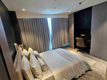 Newly Renovated 2 Bedroom Furnished with parking