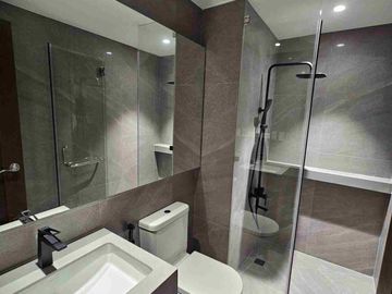 Newly Renovated 2 Bedroom Furnished with parking