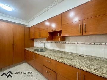 Casa en Renta o Venta Fraccionamiento Casa Fuerte, Tlajomulco de Zúñiga
