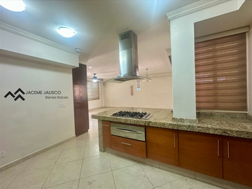 Casa en Renta o Venta Fraccionamiento Casa Fuerte, Tlajomulco de Zúñiga