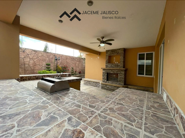 Casa en Renta o Venta Fraccionamiento Casa Fuerte, Tlajomulco de Zúñiga