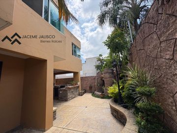 Casa en Renta o Venta Fraccionamiento Casa Fuerte, Tlajomulco de Zúñiga