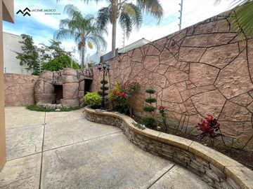 Casa en Renta o Venta Fraccionamiento Casa Fuerte, Tlajomulco de Zúñiga