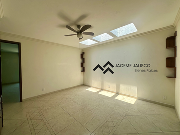 Casa en Renta o Venta Fraccionamiento Casa Fuerte, Tlajomulco de Zúñiga