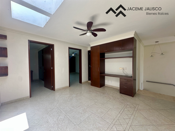 Casa en Renta o Venta Fraccionamiento Casa Fuerte, Tlajomulco de Zúñiga