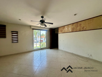 Casa en Renta o Venta Fraccionamiento Casa Fuerte, Tlajomulco de Zúñiga