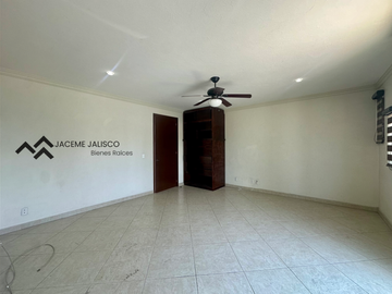 Casa en Renta o Venta Fraccionamiento Casa Fuerte, Tlajomulco de Zúñiga
