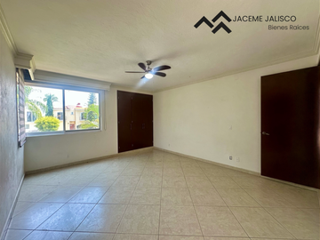 Casa en Renta o Venta Fraccionamiento Casa Fuerte, Tlajomulco de Zúñiga