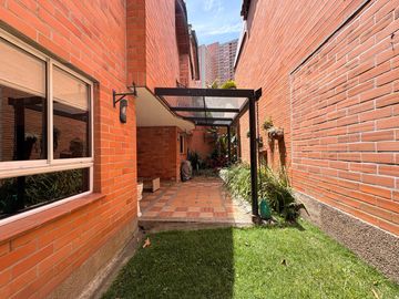 Casa en arriendo en La Doctora, Sabaneta